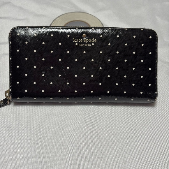 KATE SPADE ♠️ Women’s Wallet, some signs of wear but still life in her. - Picture 1 of 10